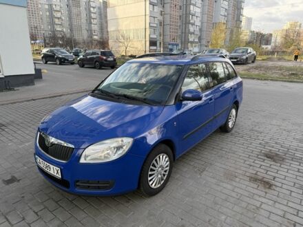 Синий Шкода Фабия, объемом двигателя 1.2 л и пробегом 150 тыс. км за 4500 $, фото 1 на Automoto.ua