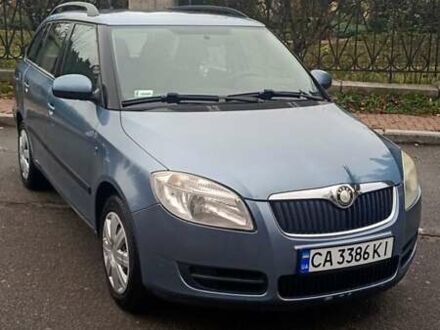 Синий Шкода Фабия, объемом двигателя 1.2 л и пробегом 197 тыс. км за 5000 $, фото 1 на Automoto.ua