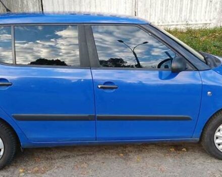 Синий Шкода Фабия, объемом двигателя 1.2 л и пробегом 377 тыс. км за 4200 $, фото 1 на Automoto.ua