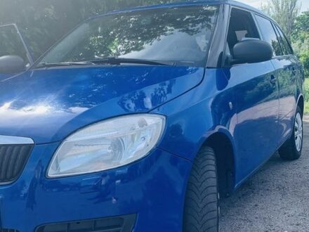 Шкода Фабія 2010 у Синельниковом на Automoto.ua Синій Шкода Фабія, об'ємом двигуна 1.4 л та пробігом 230 тис. км за 4899 $, фото 1 на Automoto.ua