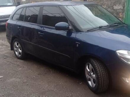 Синий Шкода Фабия, объемом двигателя 1.2 л и пробегом 250 тыс. км за 3000 $, фото 1 на Automoto.ua