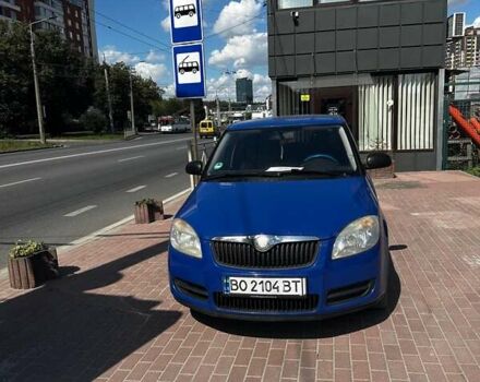 Синий Шкода Фабия, объемом двигателя 1.2 л и пробегом 222 тыс. км за 3990 $, фото 1 на Automoto.ua