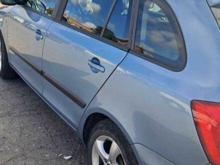 Шкода Фабия 2010 в Полтаве на Automoto.ua Синий Шкода Фабия, объемом двигателя 1.2 л и пробегом 220 тыс. км за 5400 $, фото 1 на Automoto.ua