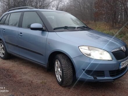 Синий Шкода Фабия, объемом двигателя 1.6 л и пробегом 235 тыс. км за 5600 $, фото 1 на Automoto.ua