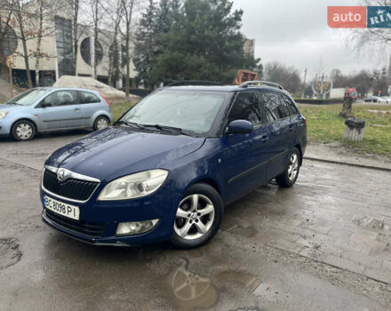 Синий Шкода Фабия, объемом двигателя 1.2 л и пробегом 254 тыс. км за 4900 $, фото 1 на Automoto.ua