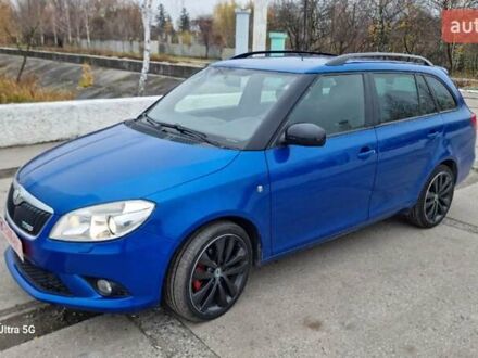 Синий Шкода Фабия, объемом двигателя 1.4 л и пробегом 222 тыс. км за 8100 $, фото 1 на Automoto.ua