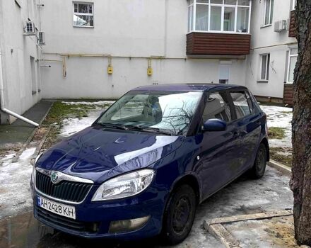 Синий Шкода Фабия, объемом двигателя 1.4 л и пробегом 200 тыс. км за 3750 $, фото 1 на Automoto.ua