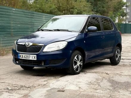 Синий Шкода Фабия, объемом двигателя 1.4 л и пробегом 400 тыс. км за 2800 $, фото 1 на Automoto.ua