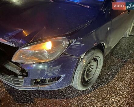 Синий Шкода Фабия, объемом двигателя 1.39 л и пробегом 250 тыс. км за 2500 $, фото 1 на Automoto.ua