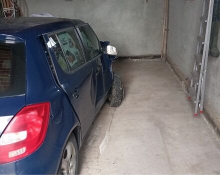 Синій Шкода Фабія, об'ємом двигуна 1.6 л та пробігом 210 тис. км за 1300 $, фото 1 на Automoto.ua