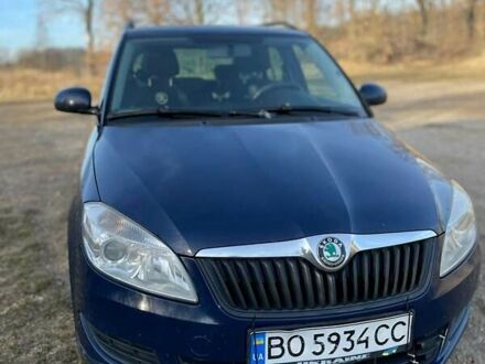 Шкода Фабия 2011 в Тернополе на Automoto.ua Синий Шкода Фабия, объемом двигателя 1.6 л и пробегом 255 тыс. км за 4800 $, фото 1 на Automoto.ua