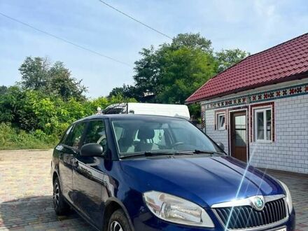 Синий Шкода Фабия, объемом двигателя 1.6 л и пробегом 258 тыс. км за 4799 $, фото 1 на Automoto.ua