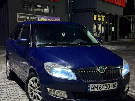 Шкода Фабия 2011 в Овруче на Automoto.ua Синий Шкода Фабия, объемом двигателя 1.2 л и пробегом 210 тыс. км за 4850 $, фото 1 на Automoto.ua