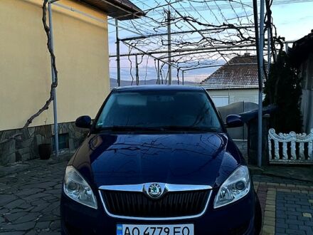 Шкода Фабия 2011 в Мукачеве на Automoto.ua Синий Шкода Фабия, объемом двигателя 16 л и пробегом 302 тыс. км за 6500 $, фото 1 на Automoto.ua