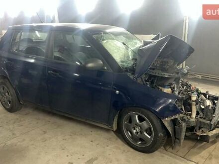 Синій Шкода Фабія, об'ємом двигуна 1.6 л та пробігом 195 тис. км за 2200 $, фото 1 на Automoto.ua