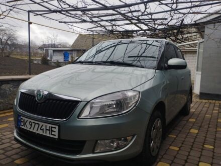 Синий Шкода Фабия, объемом двигателя 0 л и пробегом 157 тыс. км за 5600 $, фото 1 на Automoto.ua