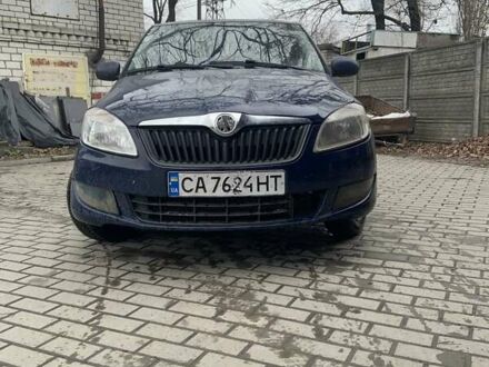 Синий Шкода Фабия, объемом двигателя 1.2 л и пробегом 298 тыс. км за 3600 $, фото 1 на Automoto.ua