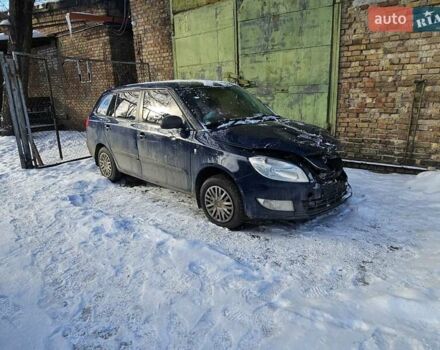 Синий Шкода Фабия, объемом двигателя 1.39 л и пробегом 250 тыс. км за 2700 $, фото 1 на Automoto.ua