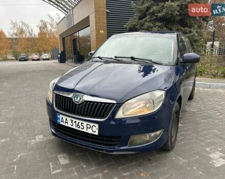 Синий Шкода Фабия, объемом двигателя 1.39 л и пробегом 260 тыс. км за 4200 $, фото 1 на Automoto.ua