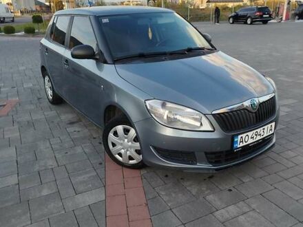 Синий Шкода Фабия, объемом двигателя 1.2 л и пробегом 250 тыс. км за 5500 $, фото 1 на Automoto.ua