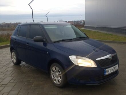 Синий Шкода Фабия, объемом двигателя 1.6 л и пробегом 217 тыс. км за 5200 $, фото 1 на Automoto.ua
