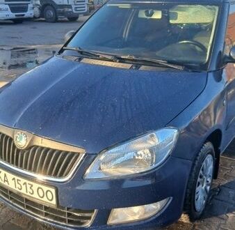 Синій Шкода Фабія, об'ємом двигуна 1.39 л та пробігом 293 тис. км за 3800 $, фото 1 на Automoto.ua