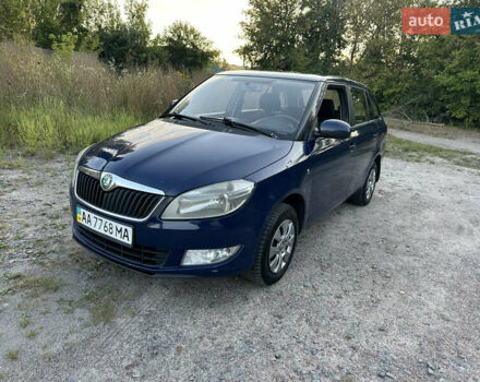 Синій Шкода Фабія, об'ємом двигуна 1.39 л та пробігом 380 тис. км за 3800 $, фото 1 на Automoto.ua