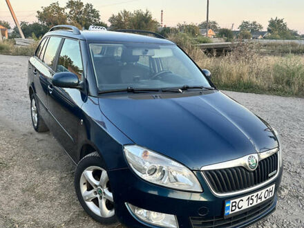 Шкода Фабія 2012 у Новомосковске на Automoto.ua Синій Шкода Фабія, об'ємом двигуна 1.2 л та пробігом 200 тис. км за 6000 $, фото 1 на Automoto.ua