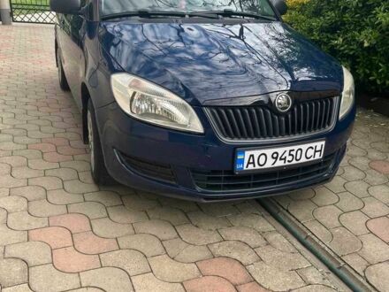 Шкода Фабия 2013 в Ужгороде на Automoto.ua Синий Шкода Фабия, объемом двигателя 1.6 л и пробегом 221 тыс. км за 5900 $, фото 1 на Automoto.ua