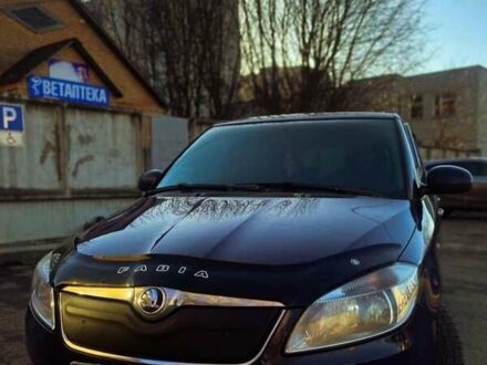 Шкода Фабия 2013 в Белой Церкве на Automoto.ua Синий Шкода Фабия, объемом двигателя 1.6 л и пробегом 346 тыс. км за 5500 $, фото 1 на Automoto.ua