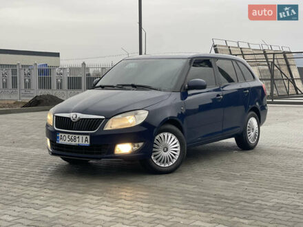 Синий Шкода Фабия, объемом двигателя 1.6 л и пробегом 317 тыс. км за 5800 $, фото 1 на Automoto.ua