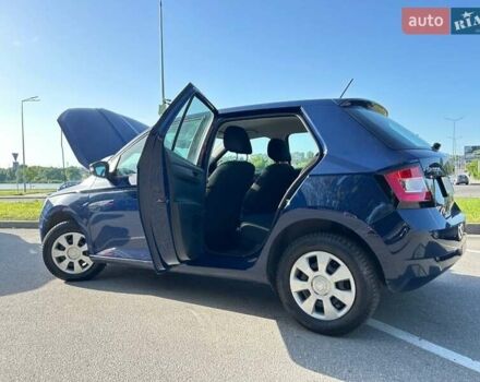 Синий Шкода Фабия, объемом двигателя 1 л и пробегом 100 тыс. км за 7000 $, фото 1 на Automoto.ua