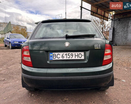 Зеленый Шкода Фабия, объемом двигателя 1.4 л и пробегом 297 тыс. км за 2650 $, фото 4 на Automoto.ua
