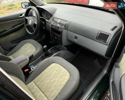 Зеленый Шкода Фабия, объемом двигателя 1.4 л и пробегом 298 тыс. км за 2950 $, фото 13 на Automoto.ua