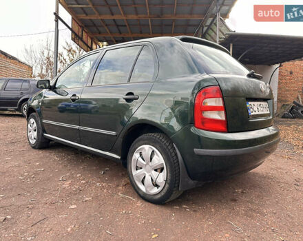 Зеленый Шкода Фабия, объемом двигателя 1.4 л и пробегом 297 тыс. км за 2650 $, фото 2 на Automoto.ua