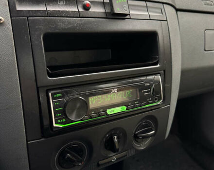 Зеленый Шкода Фабия, объемом двигателя 1.4 л и пробегом 297 тыс. км за 2650 $, фото 13 на Automoto.ua