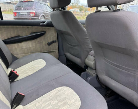 Зеленый Шкода Фабия, объемом двигателя 1.4 л и пробегом 297 тыс. км за 2650 $, фото 6 на Automoto.ua