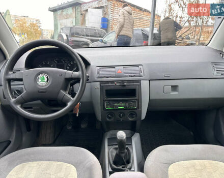 Зеленый Шкода Фабия, объемом двигателя 1.4 л и пробегом 297 тыс. км за 2650 $, фото 11 на Automoto.ua