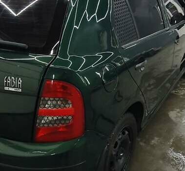 Зелений Шкода Фабія, об'ємом двигуна 1.4 л та пробігом 196 тис. км за 2800 $, фото 3 на Automoto.ua