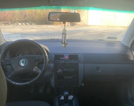 Зеленый Шкода Фабия, объемом двигателя 1.4 л и пробегом 469 тыс. км за 3550 $, фото 5 на Automoto.ua