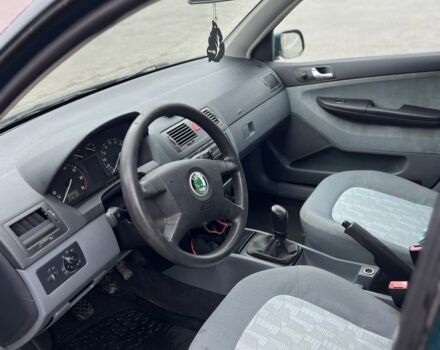 Зелений Шкода Фабія, об'ємом двигуна 1.4 л та пробігом 269 тис. км за 2399 $, фото 5 на Automoto.ua