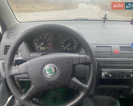 Зеленый Шкода Фабия, объемом двигателя 1.39 л и пробегом 460 тыс. км за 1850 $, фото 10 на Automoto.ua