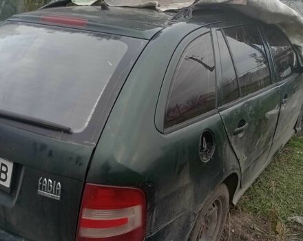 Зеленый Шкода Фабия, объемом двигателя 1.4 л и пробегом 100 тыс. км за 500 $, фото 4 на Automoto.ua
