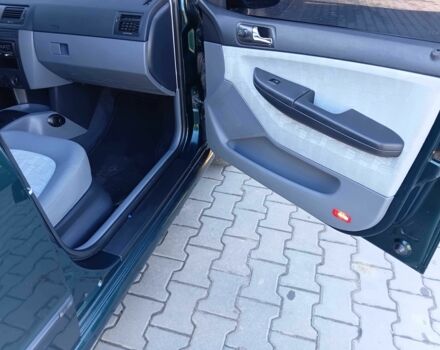 Зелений Шкода Фабія, об'ємом двигуна 1.4 л та пробігом 160 тис. км за 1550 $, фото 16 на Automoto.ua