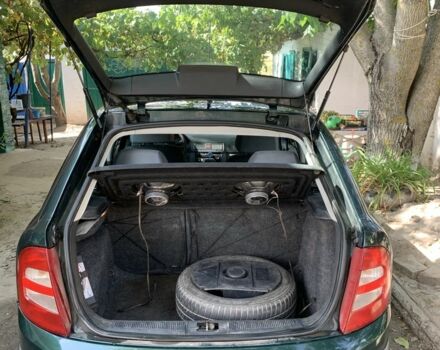 Зеленый Шкода Фабия, объемом двигателя 1.4 л и пробегом 261 тыс. км за 3500 $, фото 3 на Automoto.ua