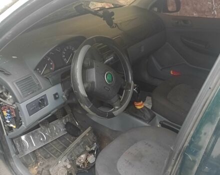 Зеленый Шкода Фабия, объемом двигателя 1.4 л и пробегом 100 тыс. км за 500 $, фото 1 на Automoto.ua