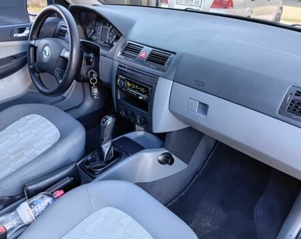 Зелений Шкода Фабія, об'ємом двигуна 1.4 л та пробігом 160 тис. км за 1550 $, фото 15 на Automoto.ua