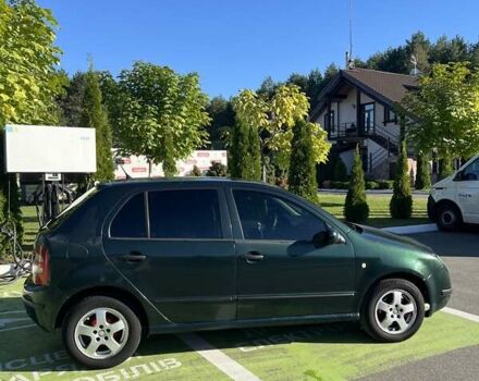 Зеленый Шкода Фабия, объемом двигателя 1.39 л и пробегом 200 тыс. км за 3400 $, фото 5 на Automoto.ua