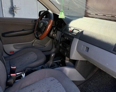 Зеленый Шкода Фабия, объемом двигателя 1.4 л и пробегом 367 тыс. км за 3100 $, фото 4 на Automoto.ua