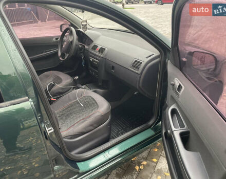 Зеленый Шкода Фабия, объемом двигателя 1.2 л и пробегом 193 тыс. км за 2700 $, фото 7 на Automoto.ua